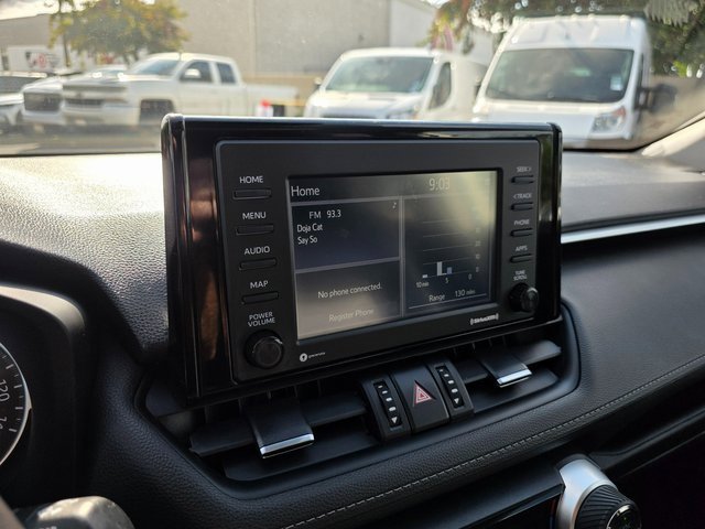 Used 2022 Toyota RAV4 XLE Premium image 25