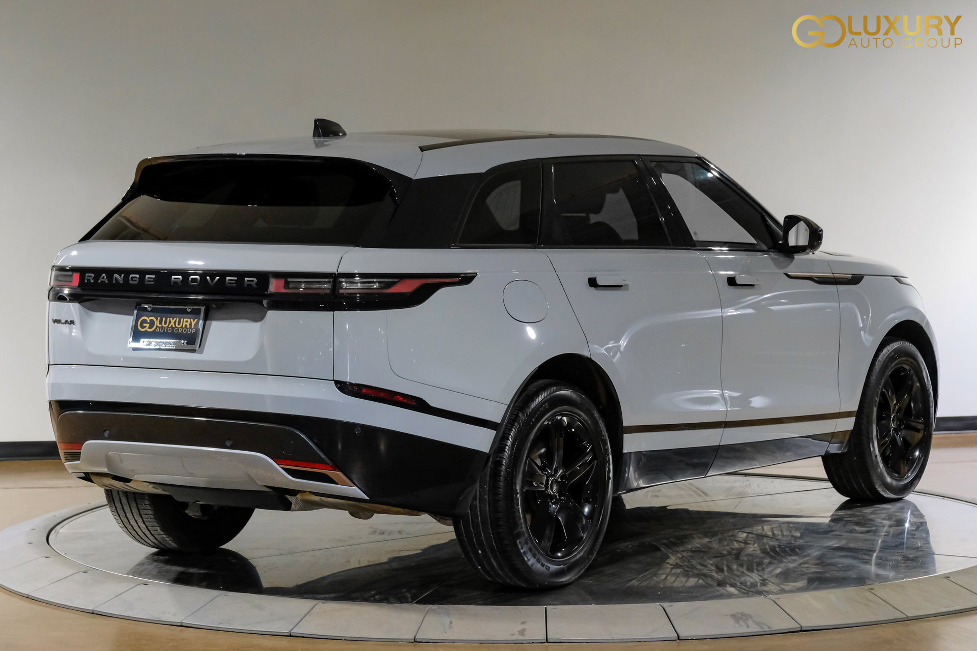 Used 2025 Land Rover Range Rover Velar Dynamic SE AWD/4WD image 10