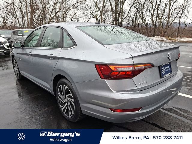 Certified 2021 Volkswagen Jetta SEL image 8