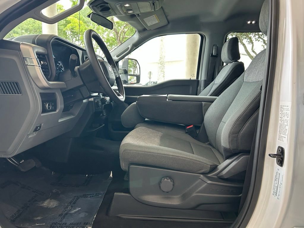 Used 2025 Ford F350 XLT AWD/4WD image 6