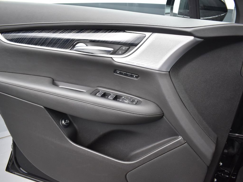 Used 2024 Cadillac XT6 Premium Luxury w/ Technology Package image 11