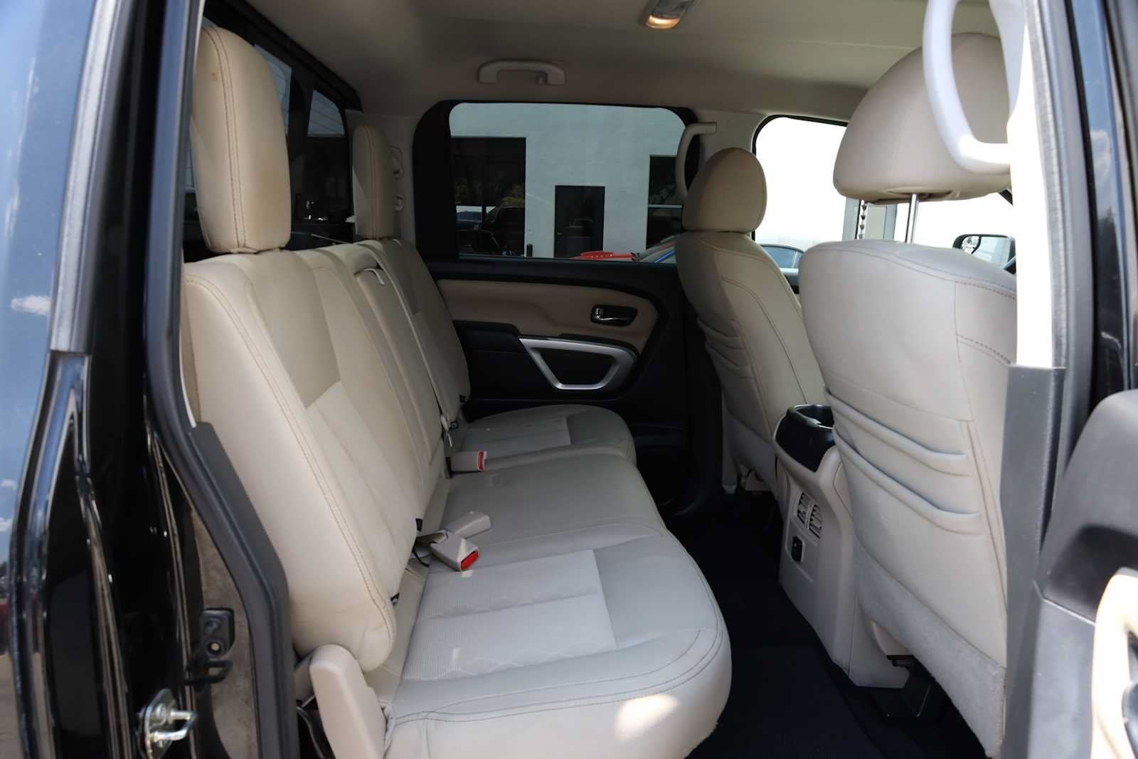 Used 2017 Nissan Titan SV RWD image 36