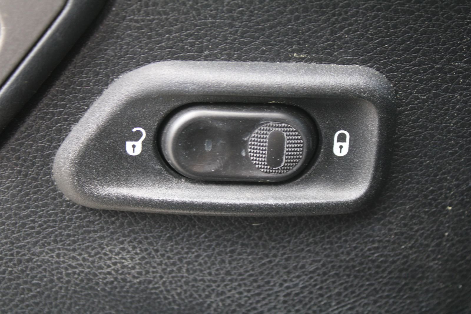 Used 2015 Jeep Wrangler Unlimited Sport w/ Quick Order Package 24S image 19