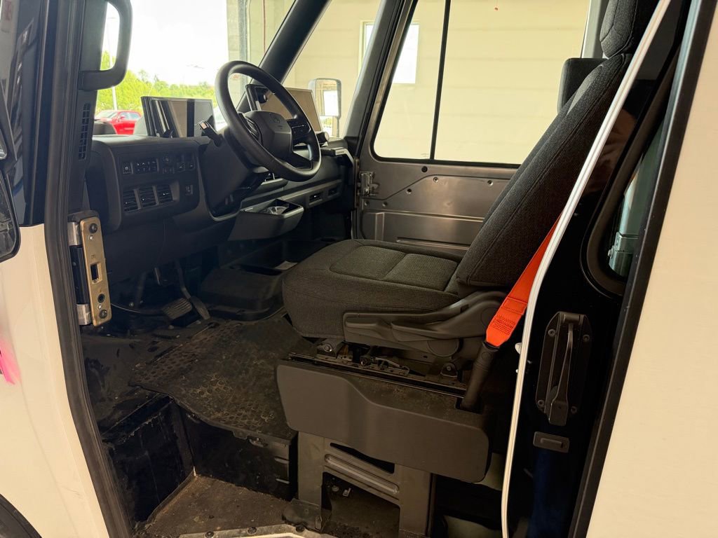 Used 2024 Chevrolet Brightdrop 600 w/ Battery Pack, Max Range AWD/4WD image 5