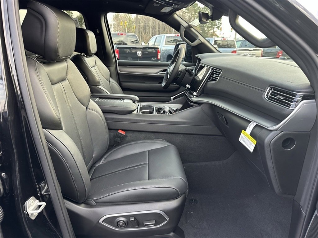 New 2025 Jeep Wagoneer Series II w/ Convenience Group I image 14