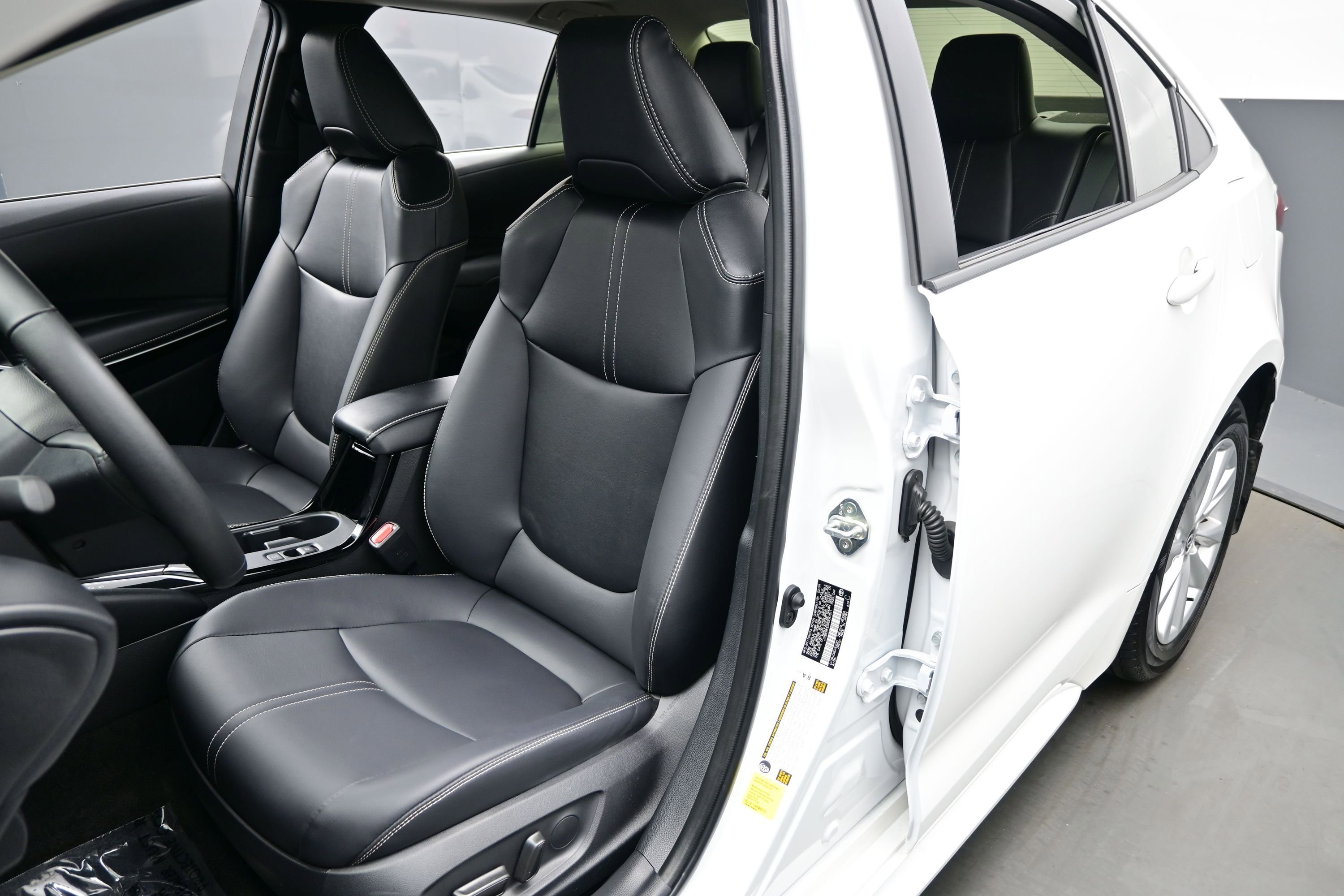 Used 2024 Toyota Corolla XLE FWD image 11