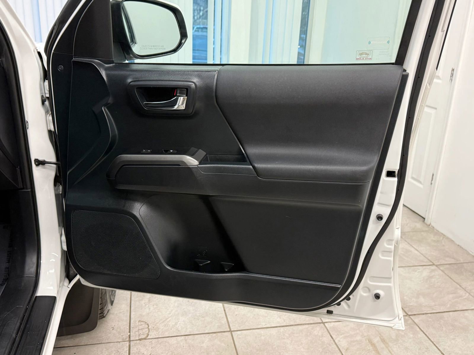 Used 2017 Toyota Tacoma TRD Off-Road w/ Tow Package (A/T) image 20