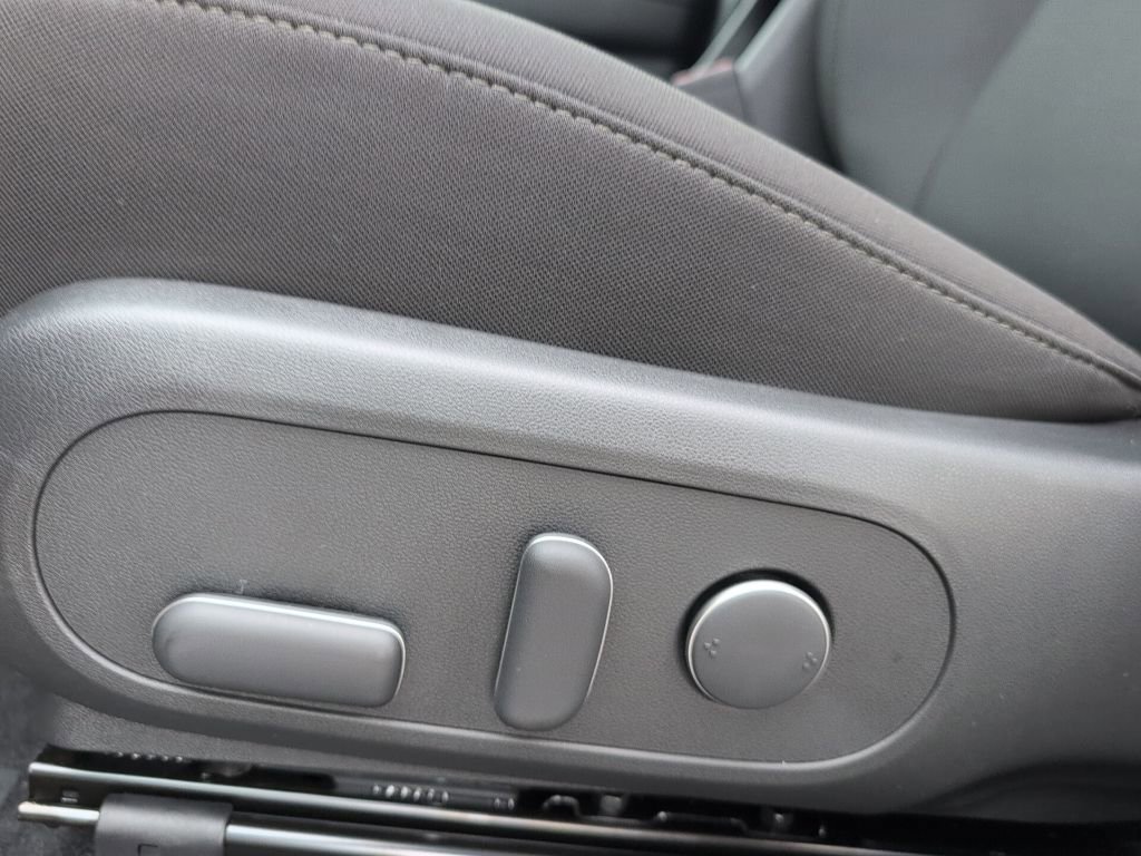 New 2025 Hyundai Kona SEL image 12