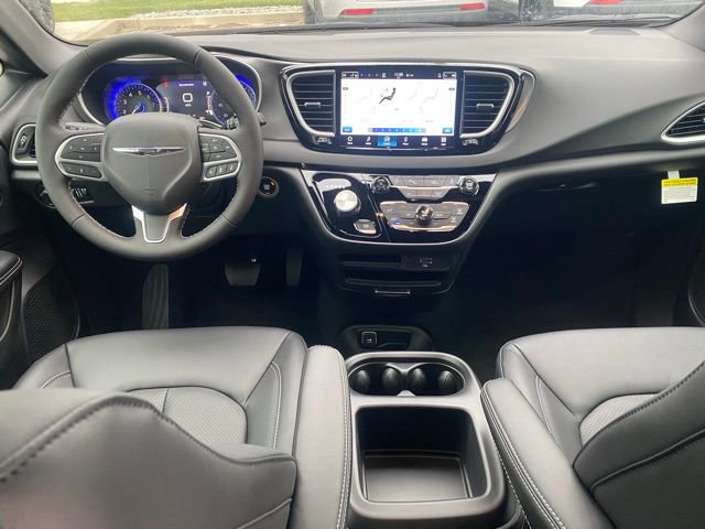 New 2026 Chrysler Voyager LX image 34