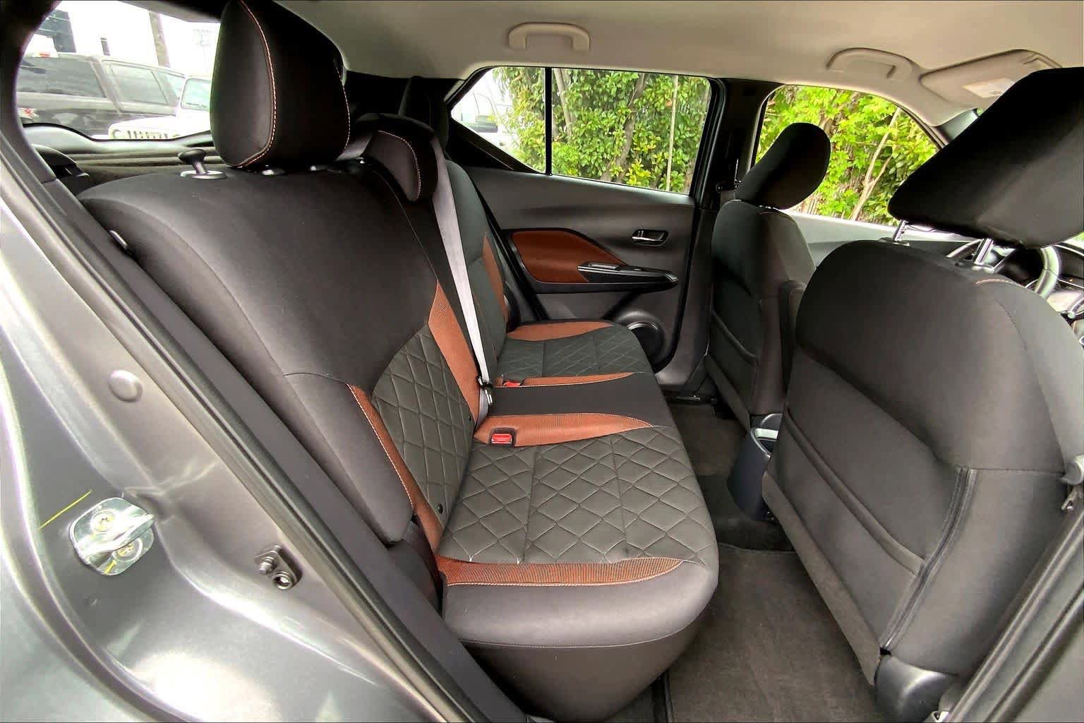 Used 2019 Nissan Kicks SR image 18