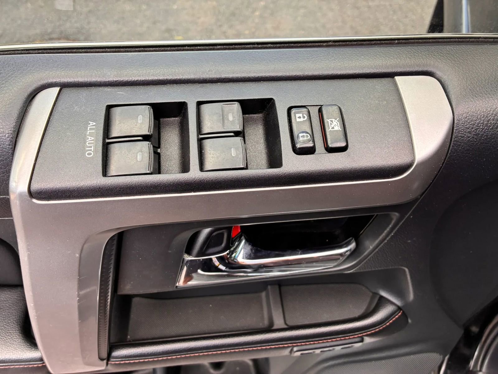Used 2015 Toyota 4Runner 4WD image 23