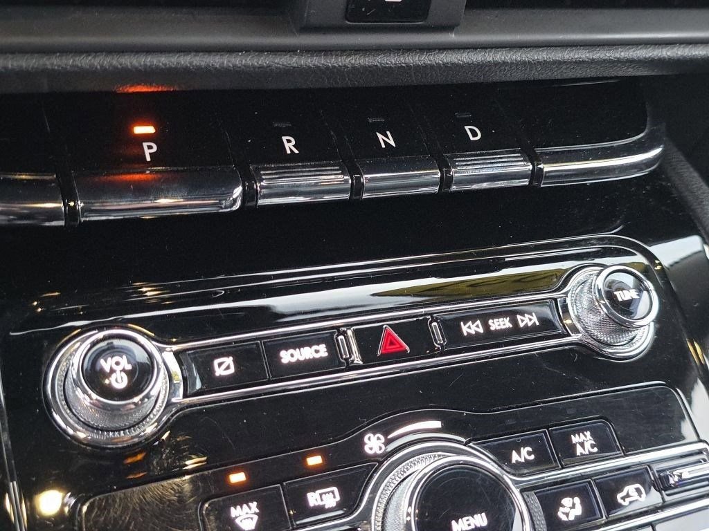 Used 2021 Lincoln Corsair Reserve w/ Equipment Group 201A image 28