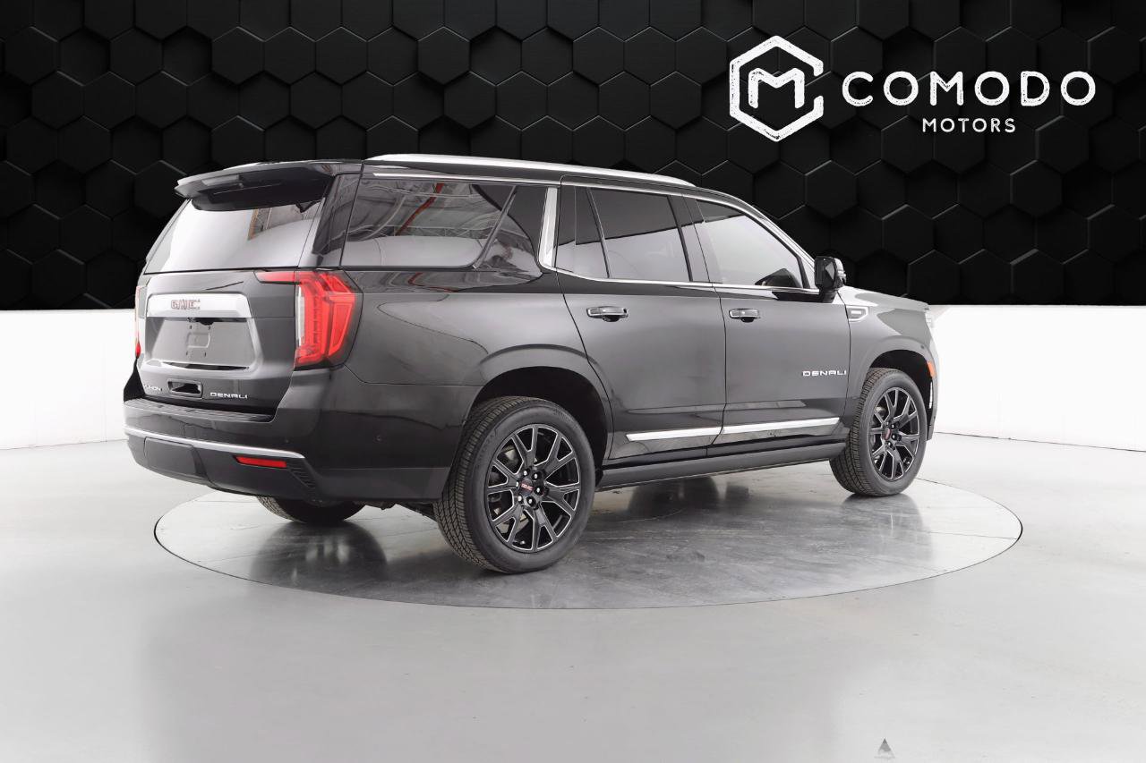Used 2024 GMC Yukon Denali w/ Advanced Technology Package image 3