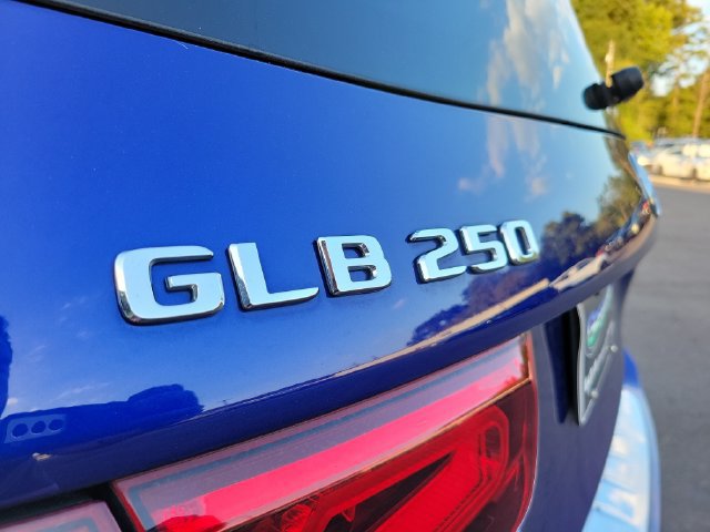 Used 2022 Mercedes-Benz GLB 250 4MATIC image 34