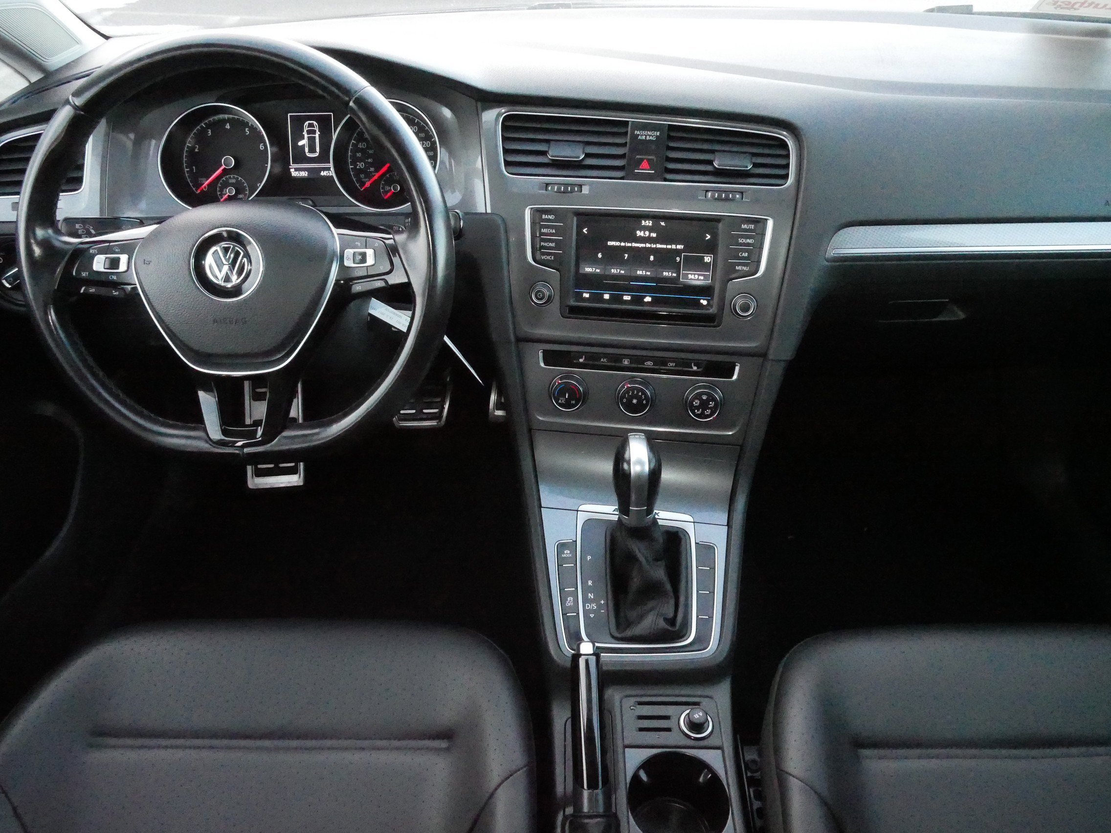 Used 2017 Volkswagen Golf Alltrack S image 10