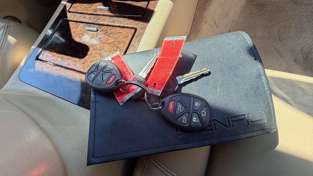 Used 2007 GMC Yukon XL Denali image 25