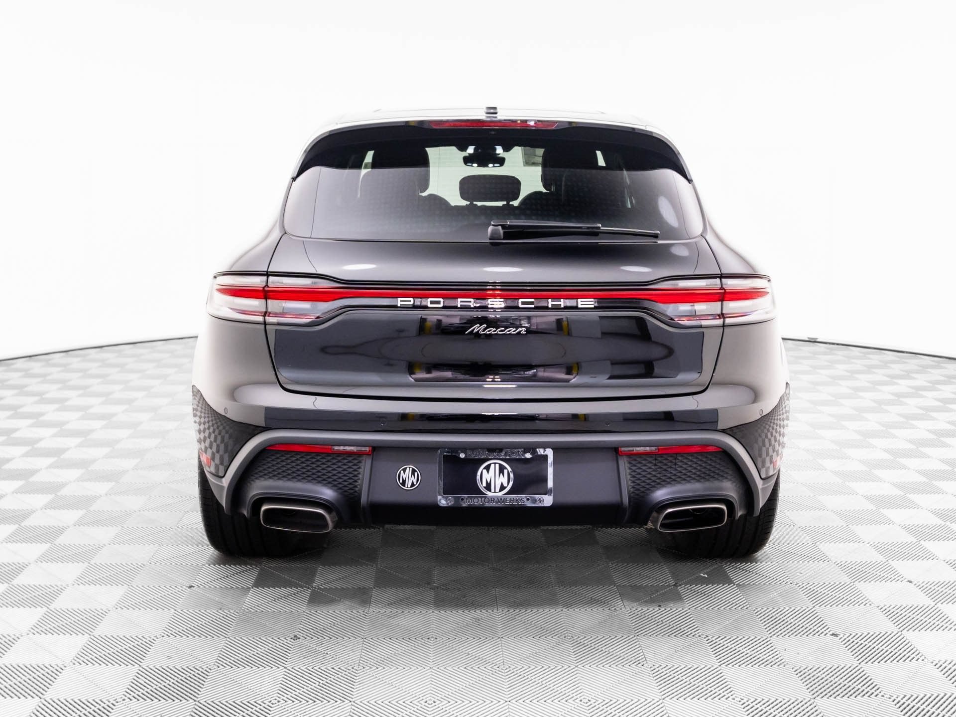 Certified 2026 Porsche Macan AWD/4WD image 10