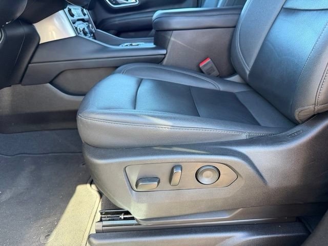 Used 2023 Chevrolet Suburban Z71 w/ Luxury Package AWD/4WD image 20