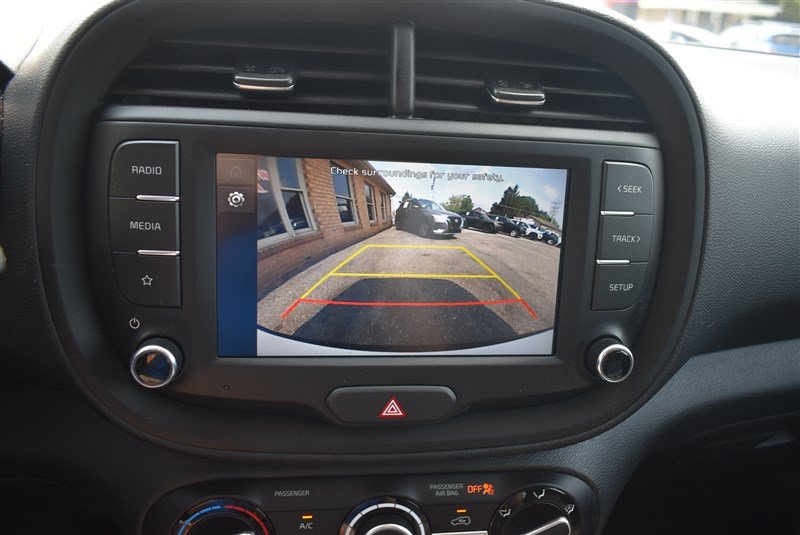 Used 2025 Kia Soul LX w/ LX Technology Package FWD image 18