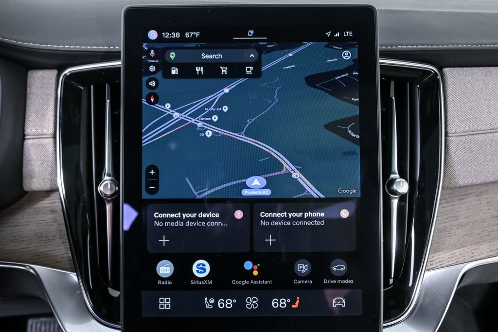 Certified 2025 Volvo XC90 B6 Plus image 17