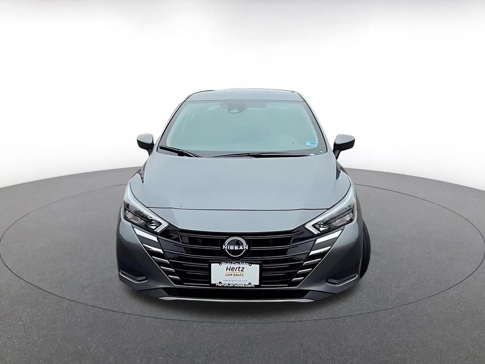 Used 2025 Nissan Versa SV FWD image 4