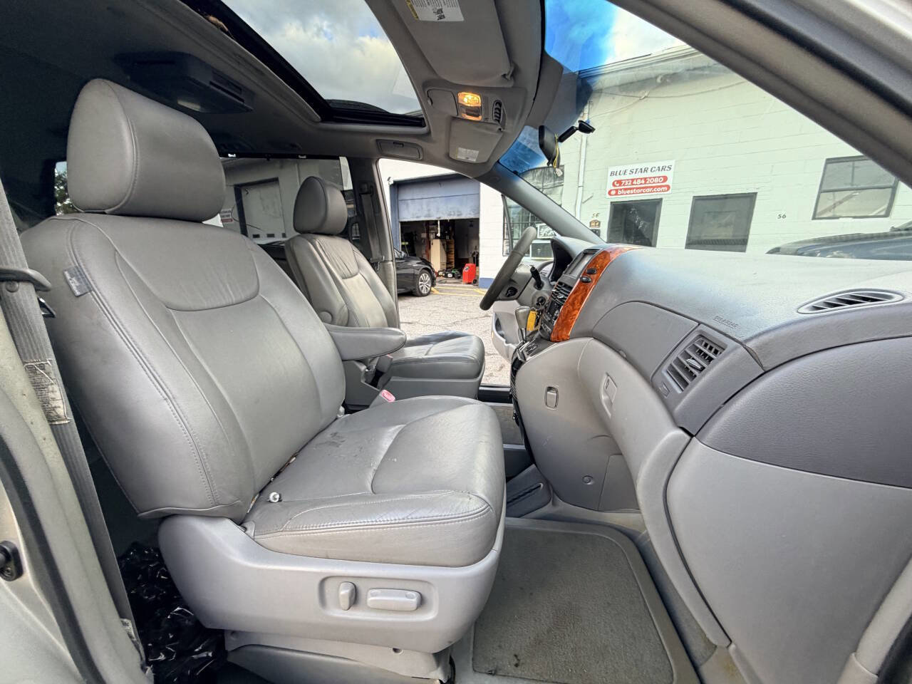 Used 2010 Toyota Sienna XLE Limited image 48