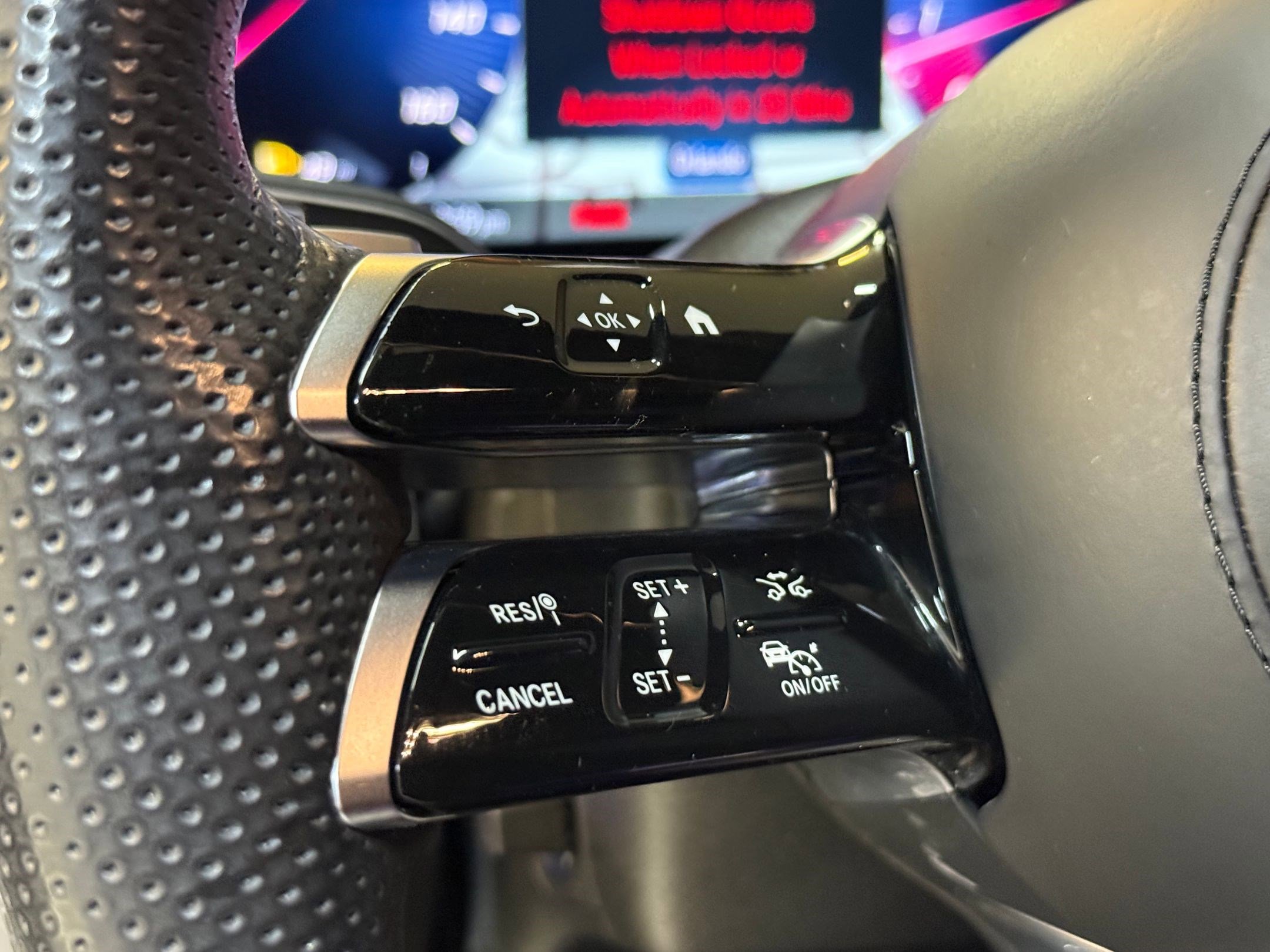 Used 2024 Mercedes-Benz GLS 450 4MATIC image 31