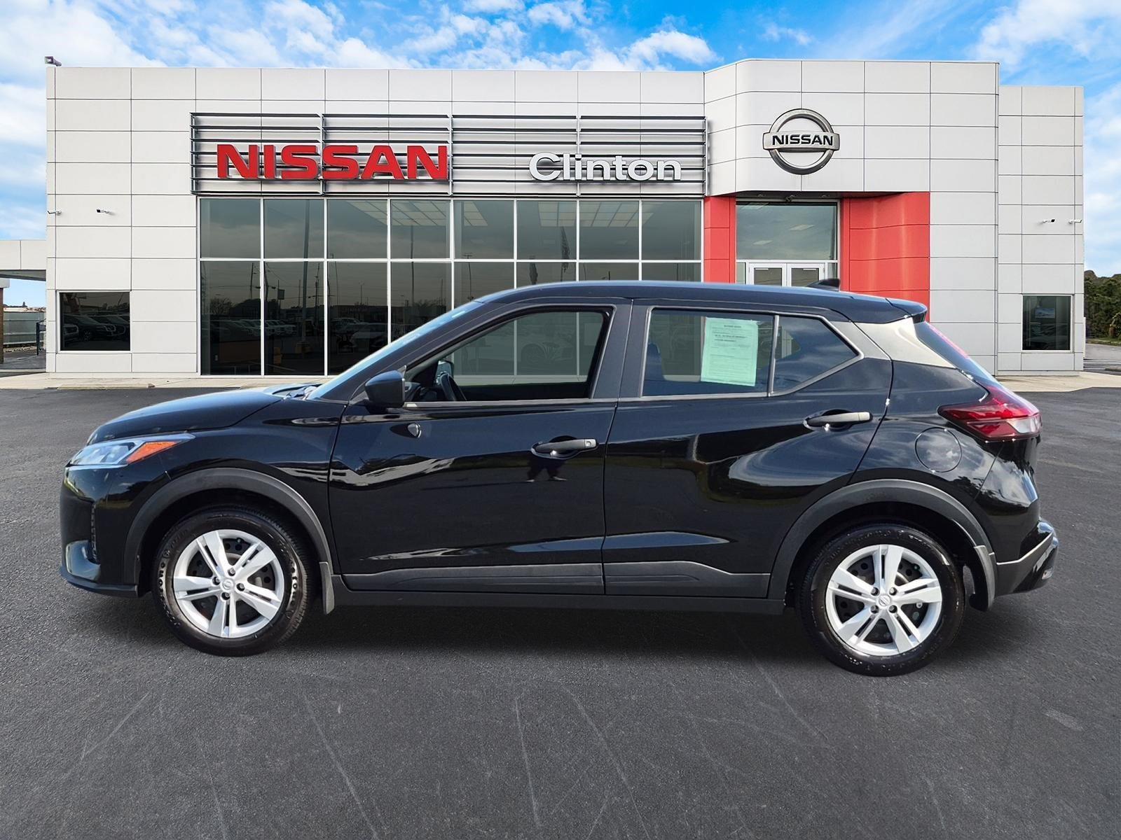 Used 2025 Nissan Kicks Play S FWD image 6