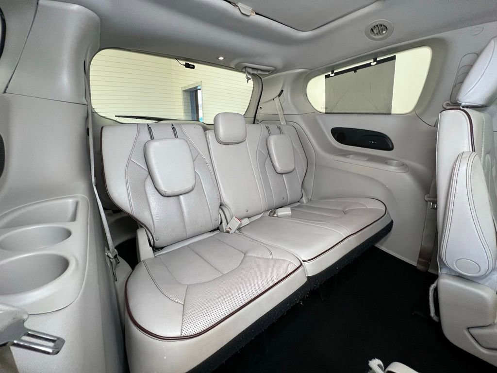 Used 2017 Chrysler Pacifica Limited w/ Advanced Safetytec Group image 9