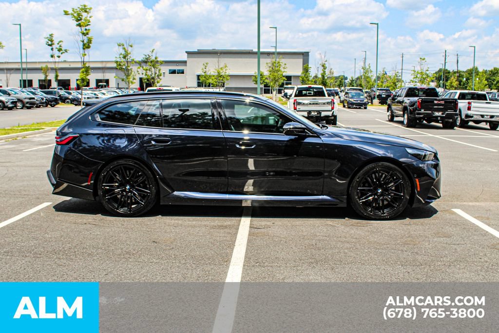 Used 2026 BMW M5 Touring AWD/4WD image 9