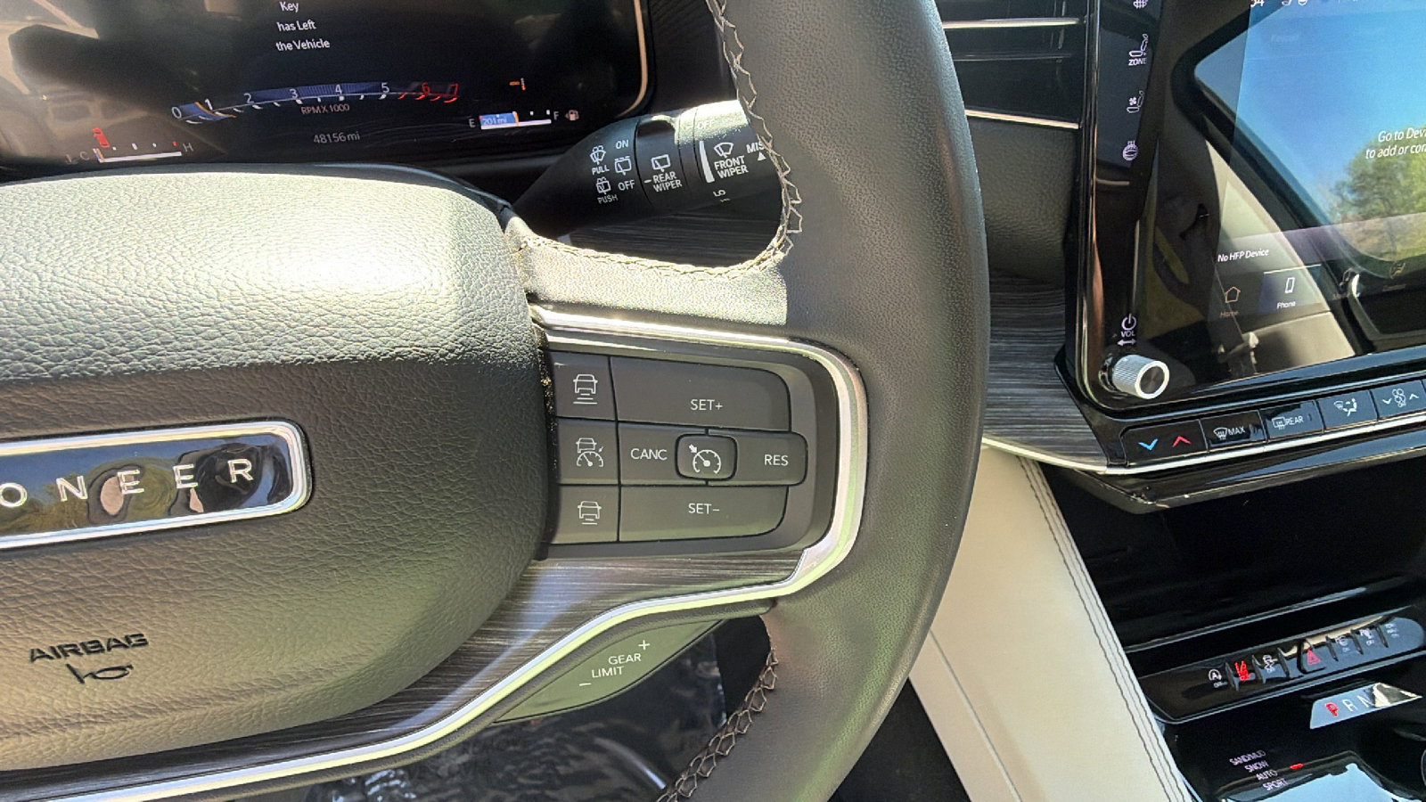 Used 2024 Jeep Wagoneer L Series III w/ Premium Group I image 33