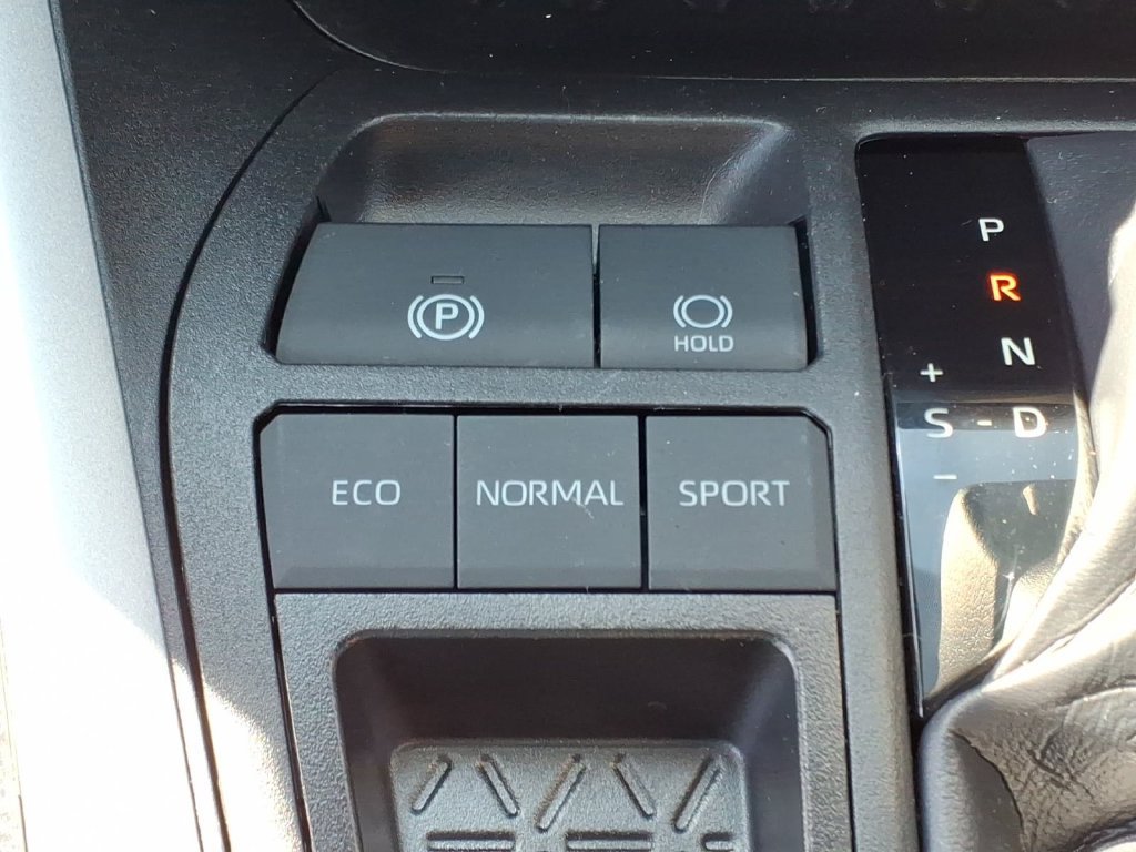 Certified 2024 Toyota RAV4 LE FWD image 10