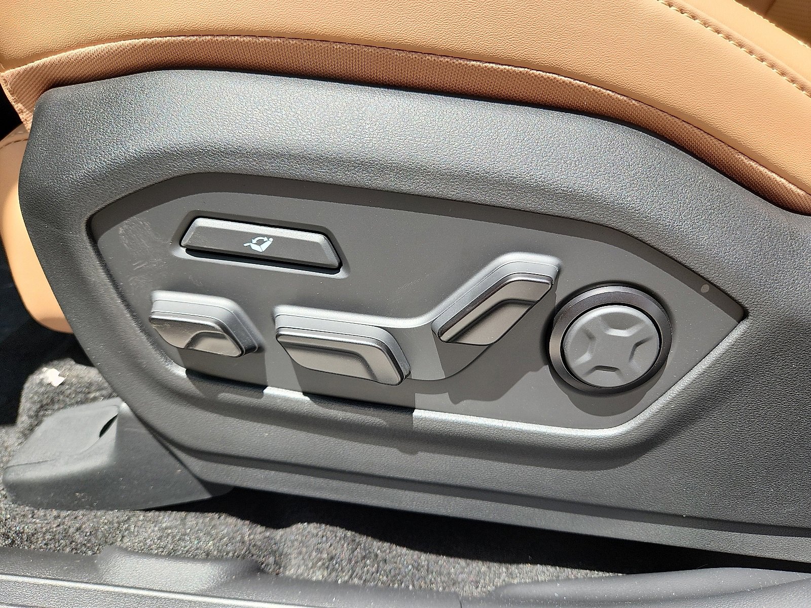 New 2026 Hyundai Santa Fe Calligraphy w/ Tow & Go Package image 11