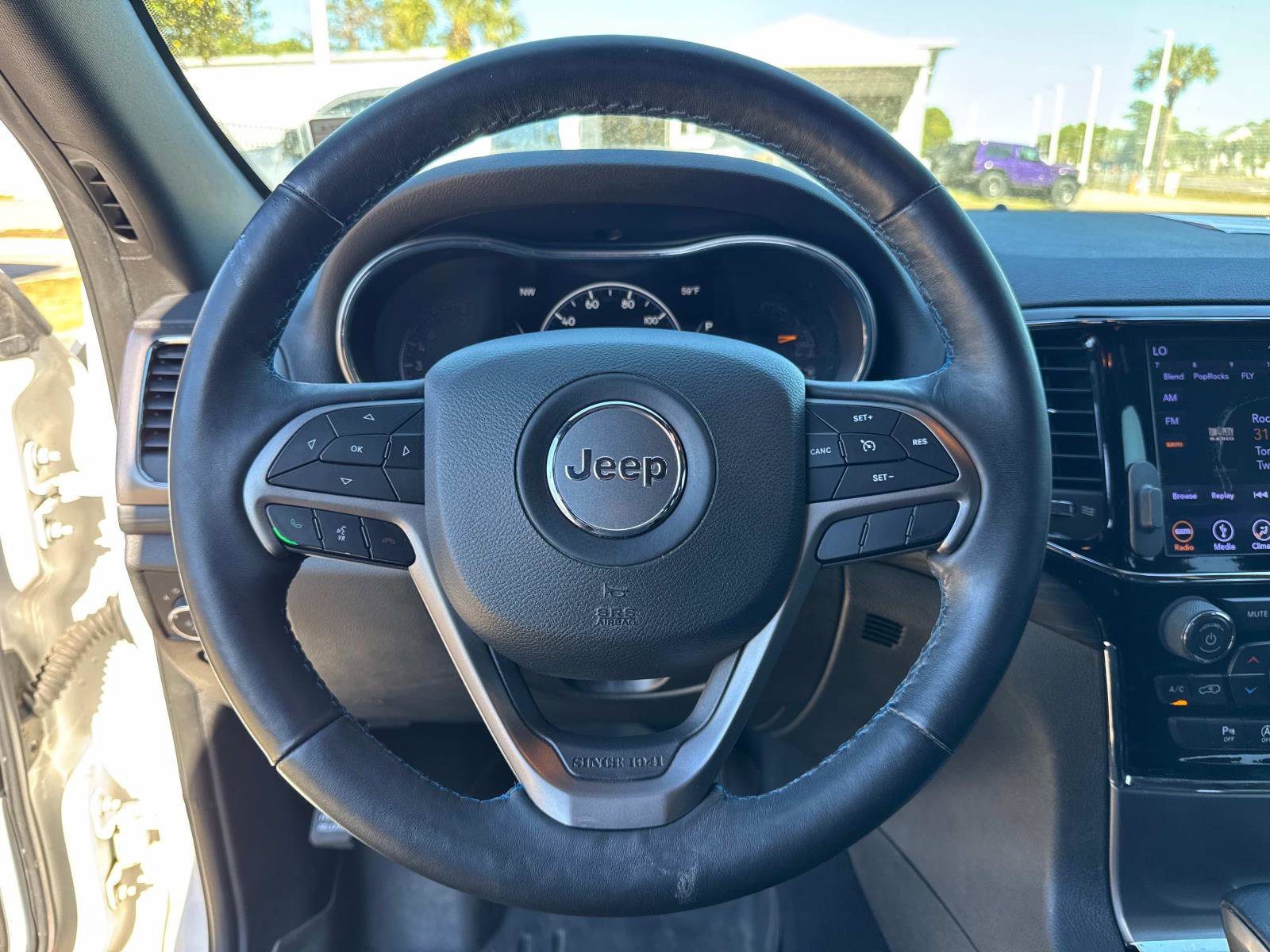 Used 2019 Jeep Grand Cherokee Laredo image 26