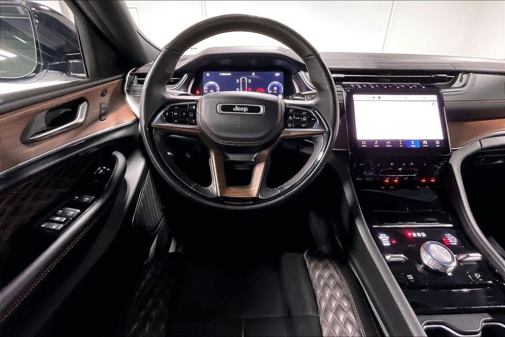 Used 2023 Jeep Grand Cherokee L Summit w/ Advanced Protech Group IV AWD/4WD image 6