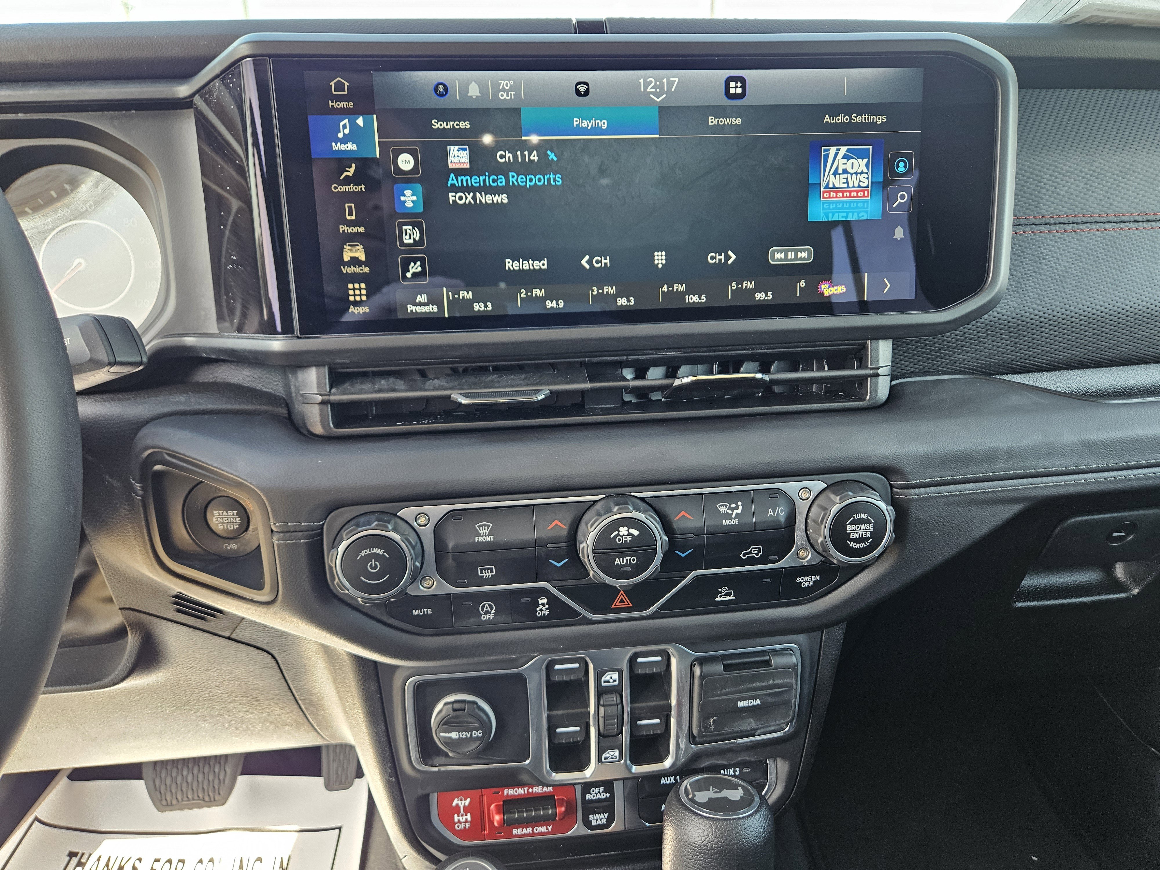 Used 2025 Jeep Wrangler Unlimited Rubicon AWD/4WD image 17
