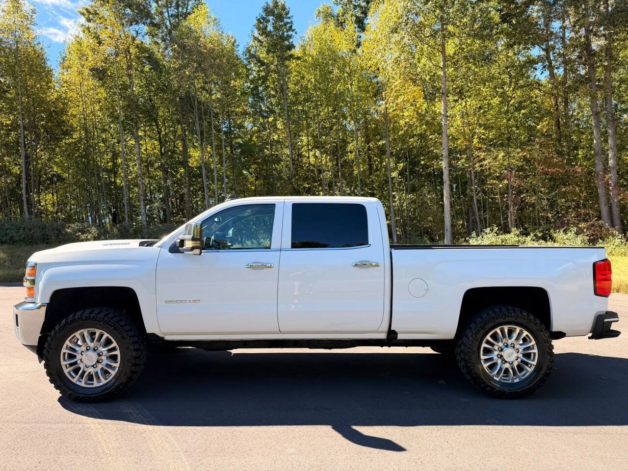 Used 2019 Chevrolet Silverado 2500 LTZ w/ Duramax Plus Package AWD/4WD image 4
