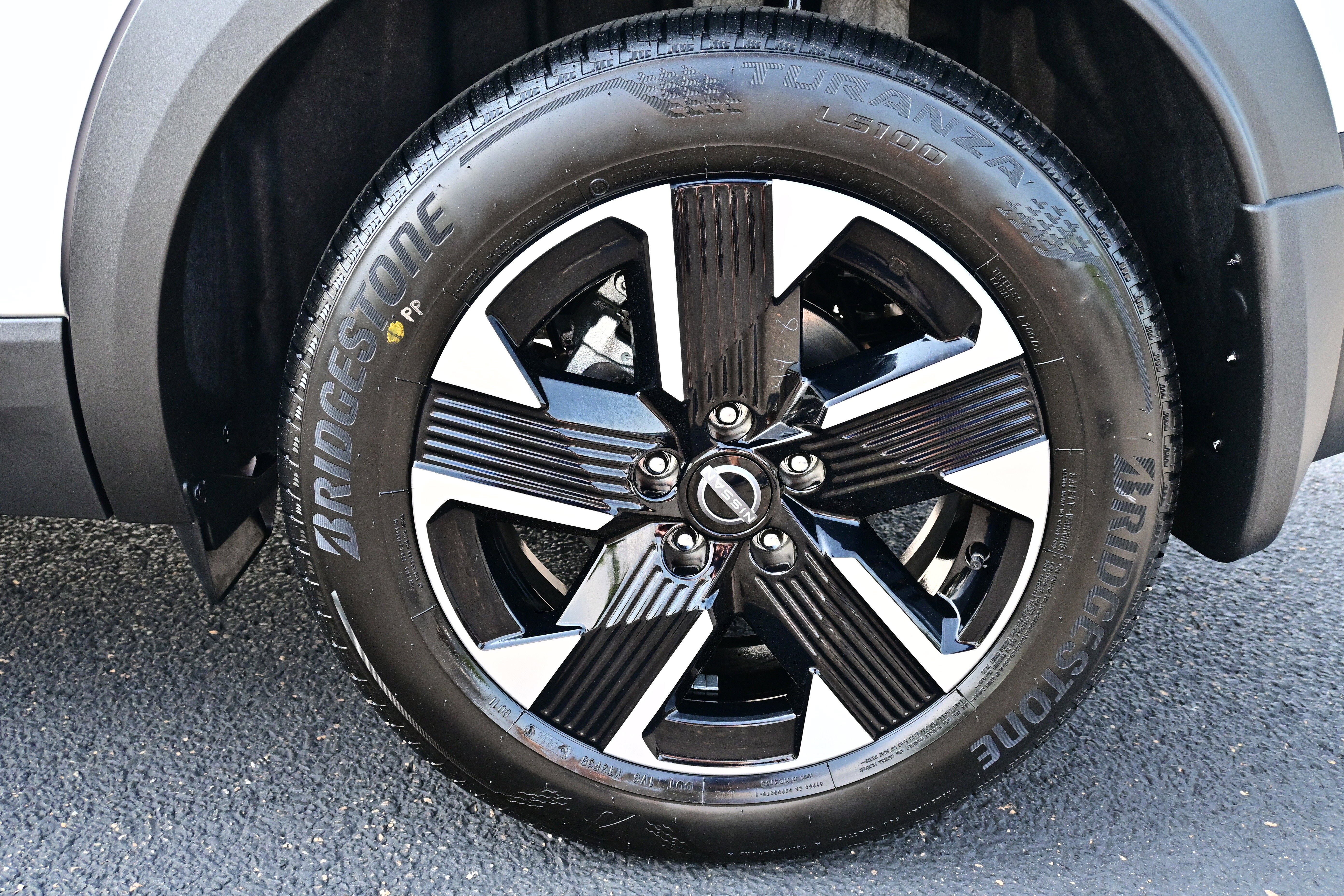 New 2026 Nissan Kicks SV w/ SV Premium Package AWD/4WD image 10