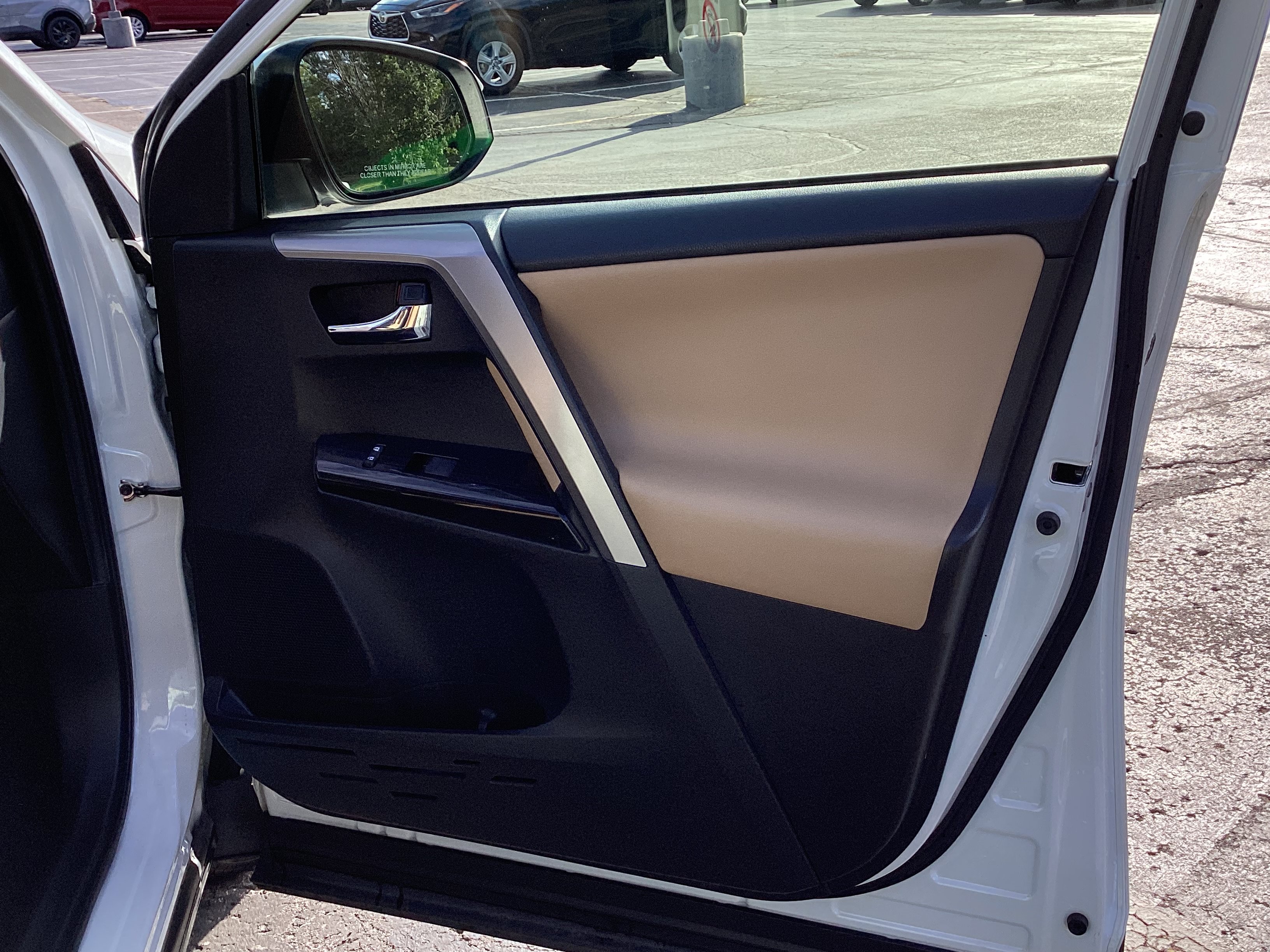 Used 2016 Toyota RAV4 Limited AWD/4WD image 18