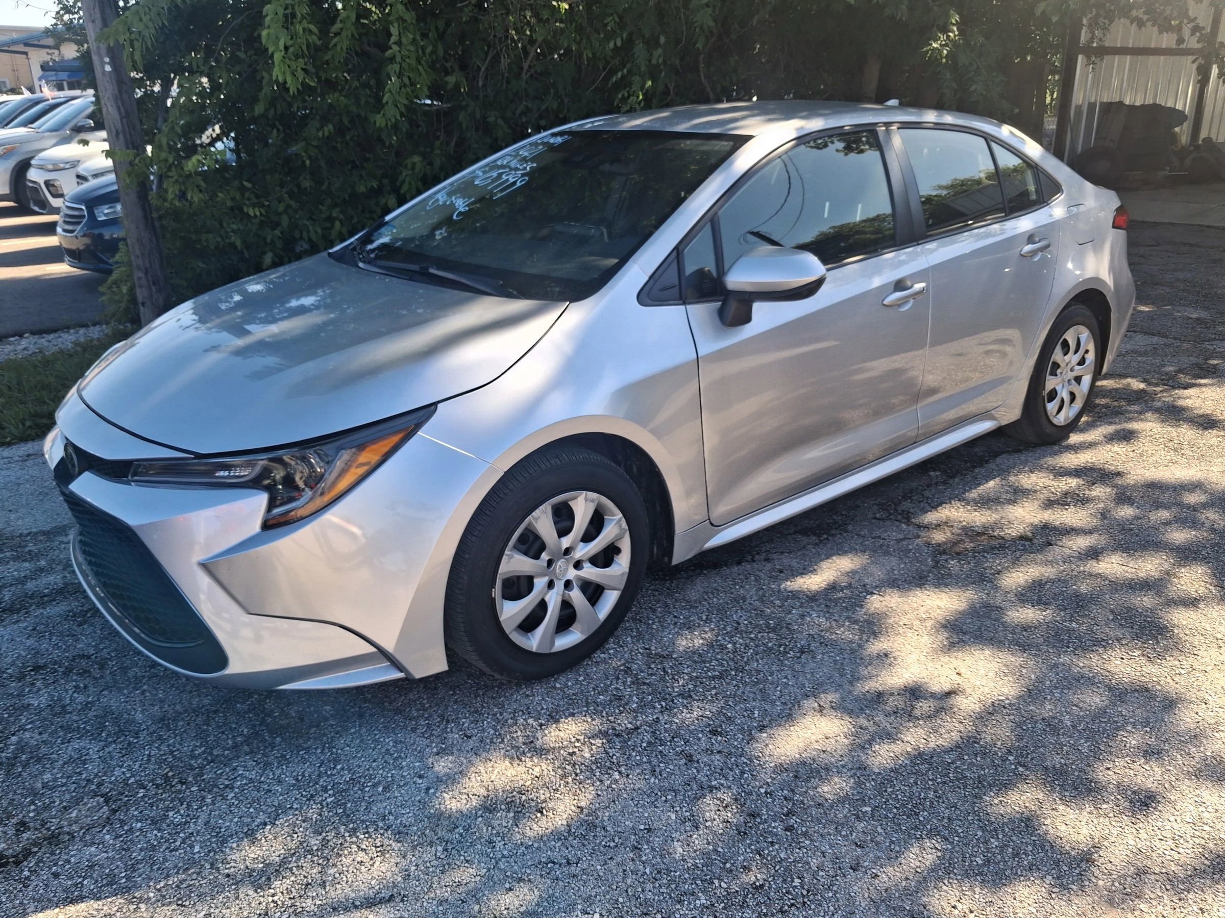 Used 2021 Toyota Corolla LE FWD image 2