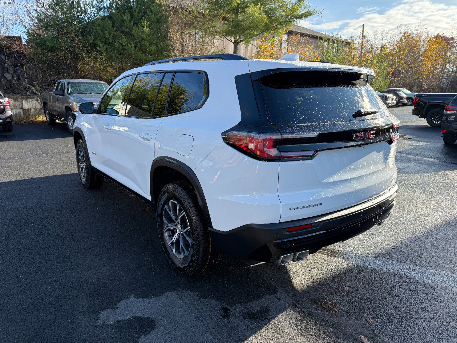 New 2026 GMC Acadia AT4 image 3