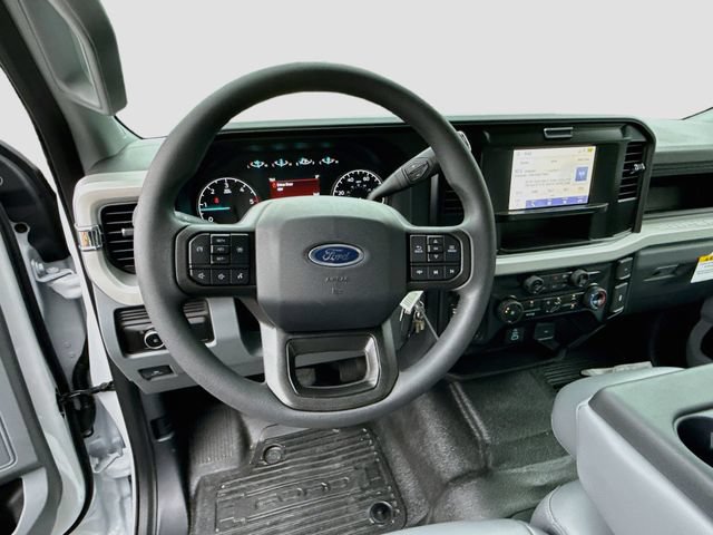 New 2026 Ford F550 4x4 Crew Cab image 9