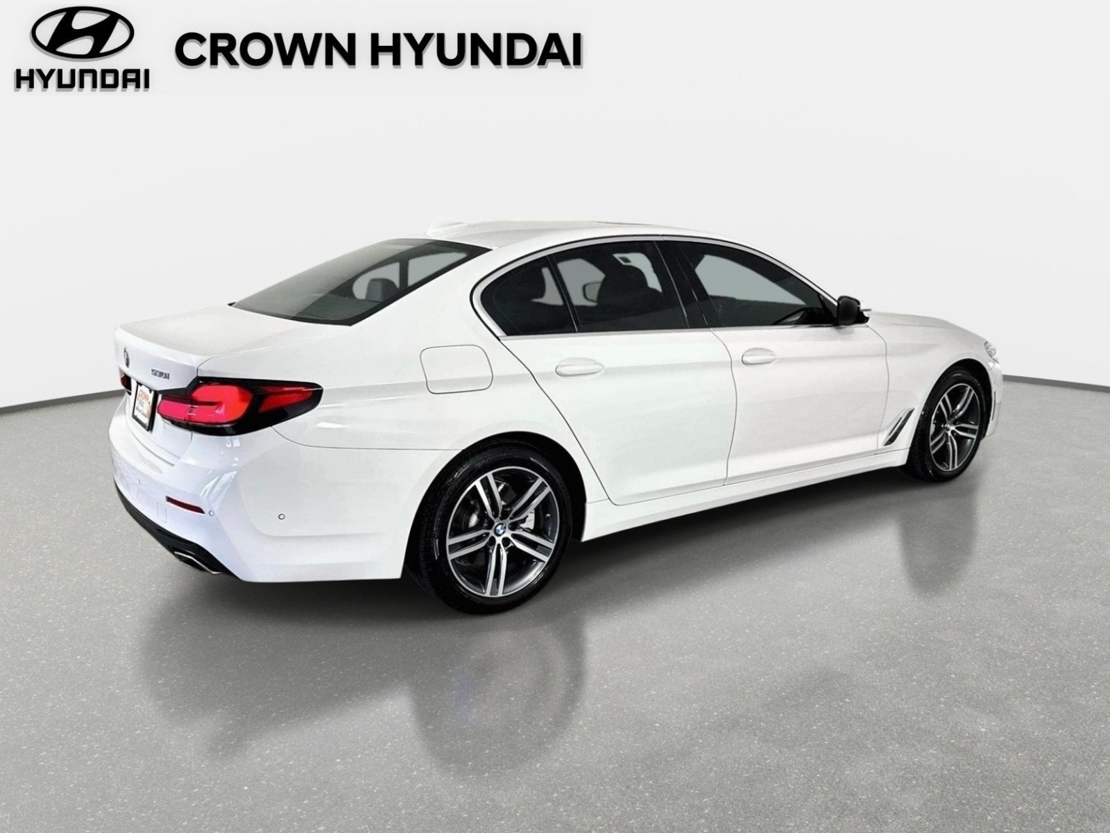 Used 2021 BMW 530i w/ Premium Package RWD image 5