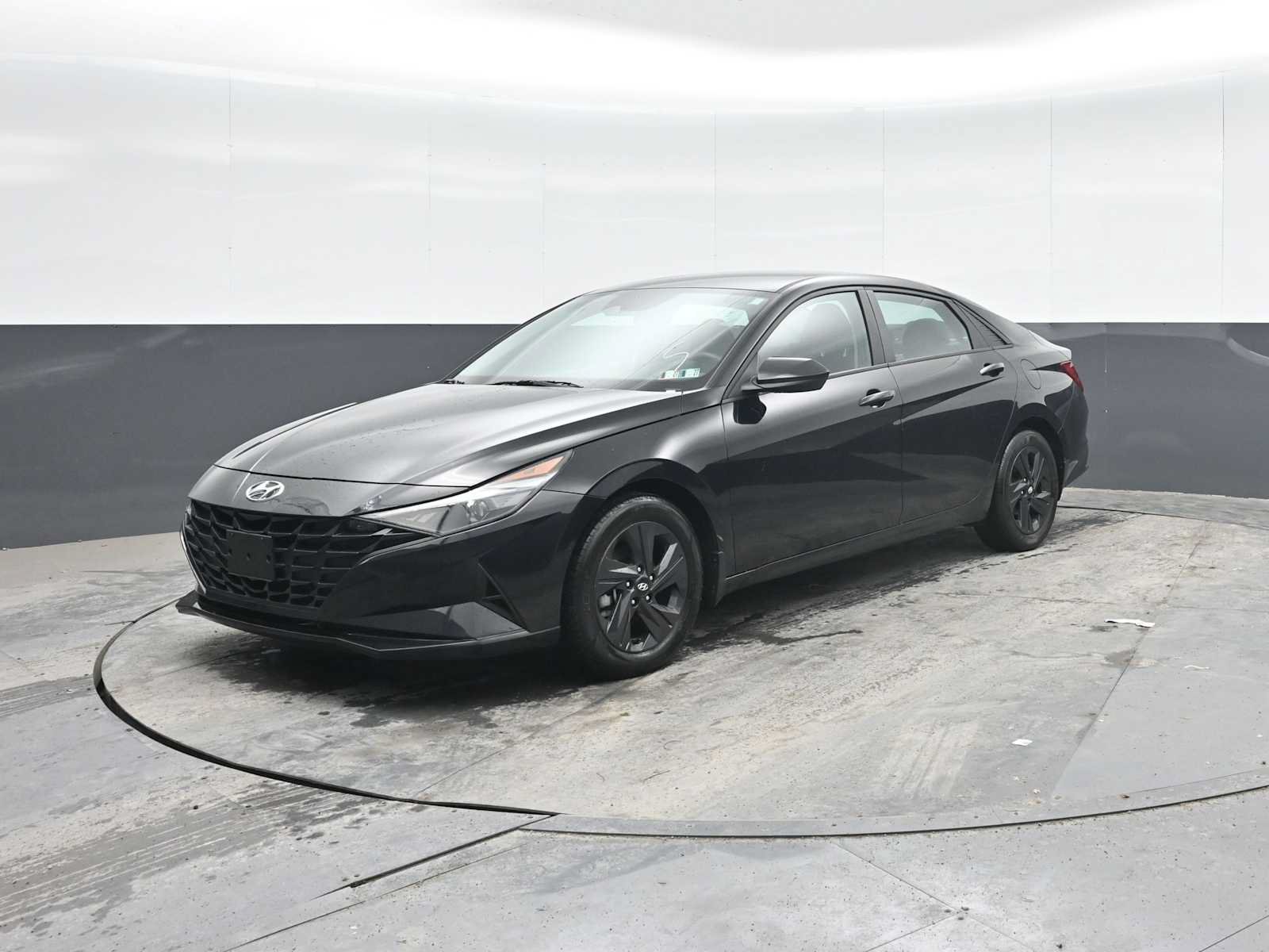 Used 2023 Hyundai Elantra SEL FWD image 5