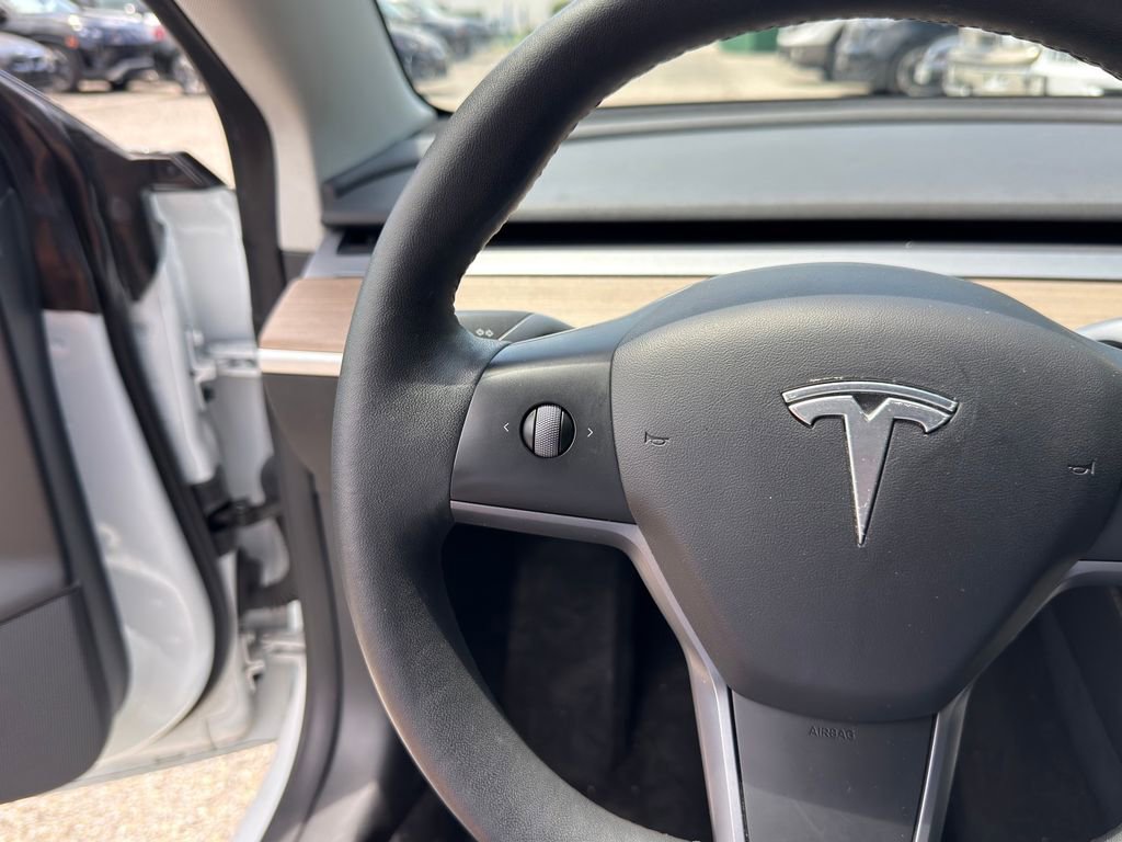 Used 2021 Tesla Model 3 Standard Range Plus RWD image 17