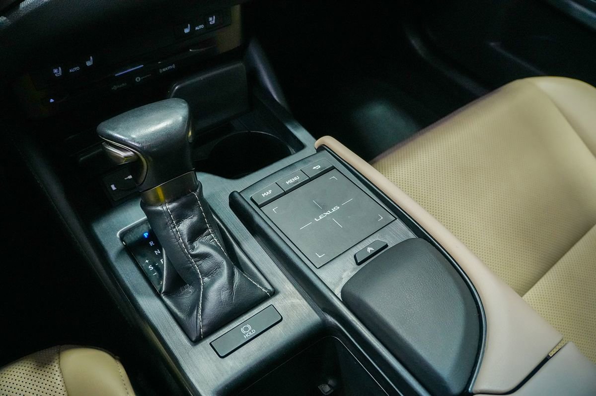 Used 2019 Lexus ES 350 w/ Premium Package FWD image 18