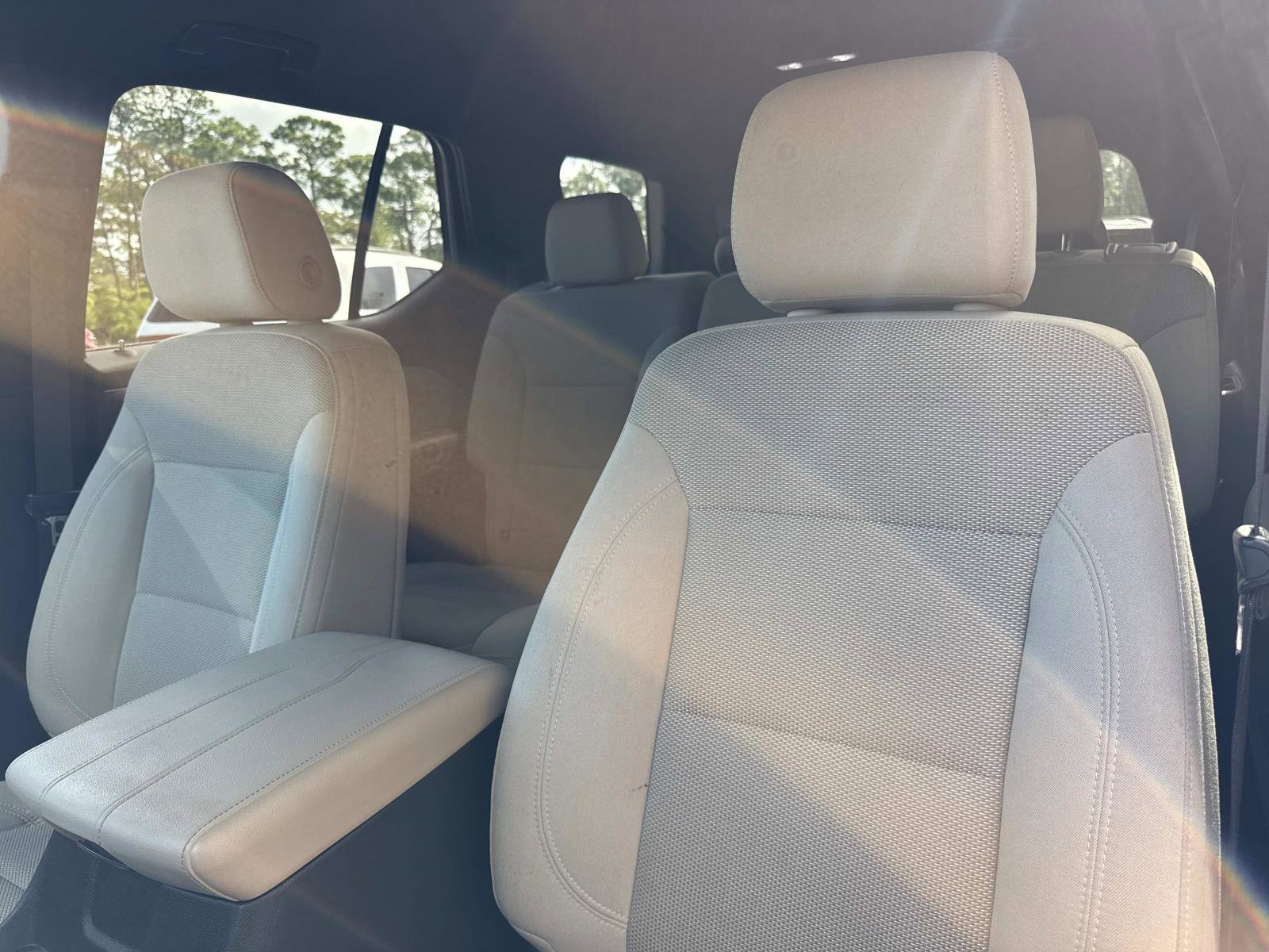 Used 2023 Chevrolet Traverse LS image 21