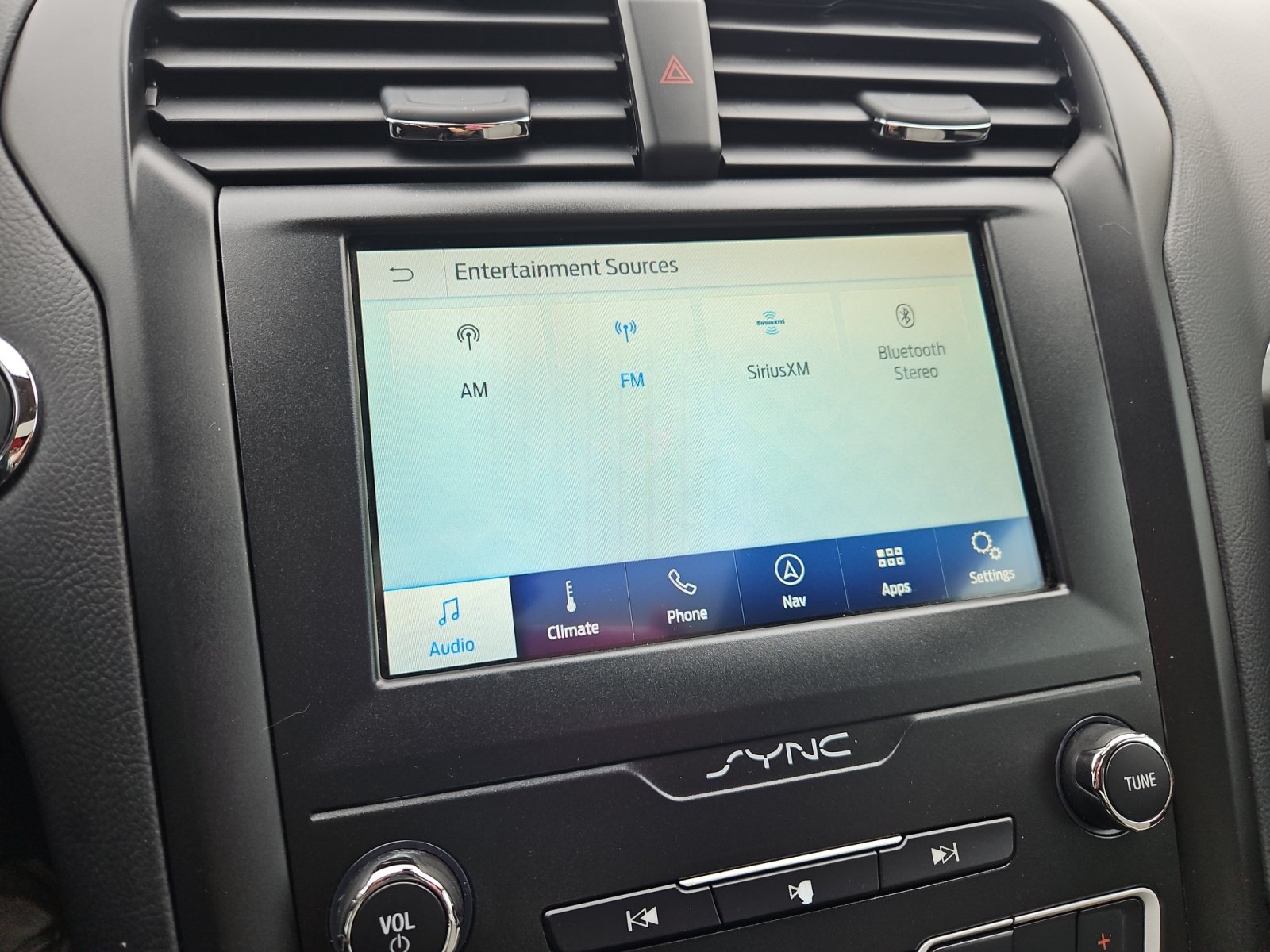 Used 2020 Ford Fusion SE w/ Equipment Group 151A FWD image 19