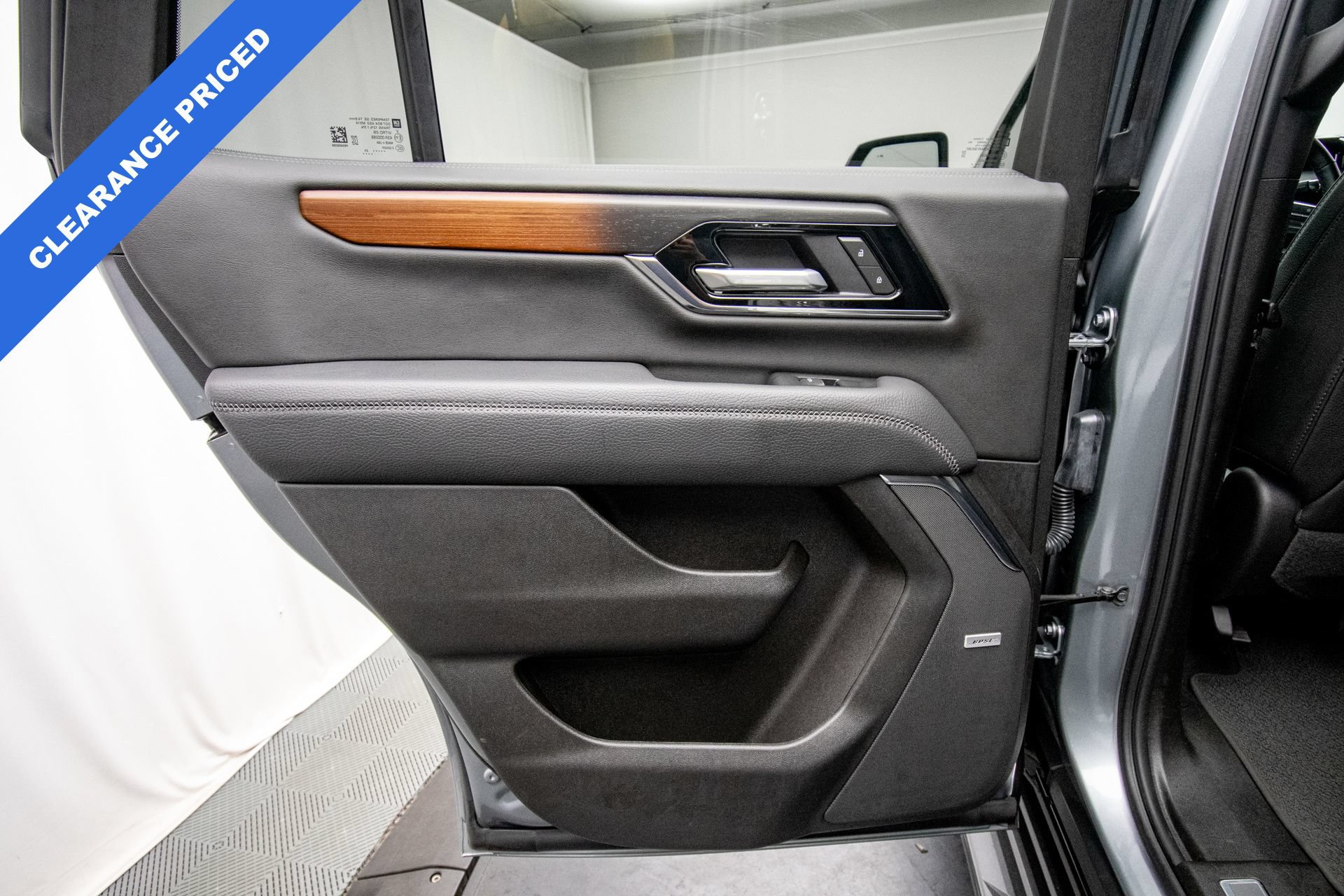 Used 2025 GMC Yukon Denali AWD/4WD image 23