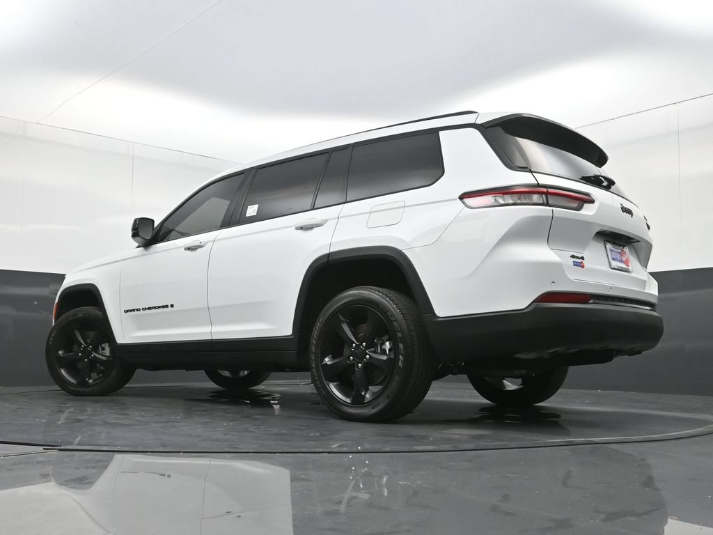 Used 2023 Jeep Grand Cherokee L Laredo AWD/4WD image 32